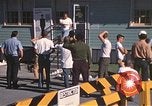 Standbild Wehrpflichtigen der freiwilligen Armee United States USA, 1970, aus Sekunde 45 historischem Filmmaterial Videoclip 65675060246