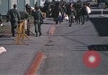 Standbild Wehrpflichtigen der freiwilligen Armee United States USA, 1970, aus Sekunde 4 historischem Filmmaterial Videoclip 65675060247