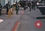 Standbild Wehrpflichtigen der freiwilligen Armee United States USA, 1970, aus Sekunde 5 historischem Filmmaterial Videoclip 65675060247
