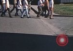 Standbild Wehrpflichtigen der freiwilligen Armee United States USA, 1970, aus Sekunde 20 historischem Filmmaterial Videoclip 65675060247