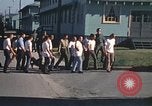 Standbild Wehrpflichtigen der freiwilligen Armee United States USA, 1970, aus Sekunde 23 historischem Filmmaterial Videoclip 65675060247