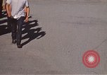 Standbild Wehrpflichtigen der freiwilligen Armee United States USA, 1970, aus Sekunde 62 historischem Filmmaterial Videoclip 65675060247