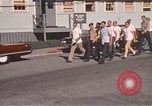 Standbild Wehrpflichtigen der freiwilligen Armee United States USA, 1970, aus Sekunde 3 historischem Filmmaterial Videoclip 65675060248