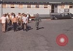 Standbild Wehrpflichtigen der freiwilligen Armee United States USA, 1970, aus Sekunde 15 historischem Filmmaterial Videoclip 65675060248