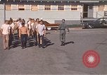 Standbild Wehrpflichtigen der freiwilligen Armee United States USA, 1970, aus Sekunde 16 historischem Filmmaterial Videoclip 65675060248