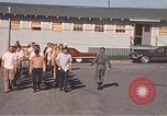 Standbild Wehrpflichtigen der freiwilligen Armee United States USA, 1970, aus Sekunde 17 historischem Filmmaterial Videoclip 65675060248