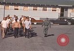 Standbild Wehrpflichtigen der freiwilligen Armee United States USA, 1970, aus Sekunde 18 historischem Filmmaterial Videoclip 65675060248
