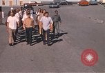 Standbild Wehrpflichtigen der freiwilligen Armee United States USA, 1970, aus Sekunde 47 historischem Filmmaterial Videoclip 65675060248