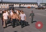 Standbild Wehrpflichtigen der freiwilligen Armee United States USA, 1970, aus Sekunde 57 historischem Filmmaterial Videoclip 65675060248