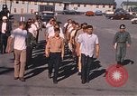Standbild Wehrpflichtigen der freiwilligen Armee United States USA, 1970, aus Sekunde 62 historischem Filmmaterial Videoclip 65675060248