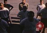 Standbild Wehrpflichtigen der freiwilligen Armee United States USA, 1970, aus Sekunde 36 historischem Filmmaterial Videoclip 65675060249