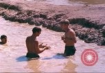 Standbild USA Soldaten Vietnam, 1968, aus Sekunde 57 historischem Filmmaterial Videoclip 65675060254