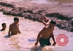 Standbild USA Soldaten Vietnam, 1968, aus Sekunde 61 historischem Filmmaterial Videoclip 65675060254