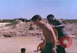 Standbild USA Soldaten Vietnam, 1968, aus Sekunde 33 historischem Filmmaterial Videoclip 65675060256