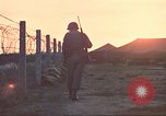 Image soldat américain Saigon Vietnam, 1965, de la seconde 6 séquences d'archives historiques vidéo 65675060261
