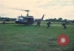 Immagine di Soldati statunitensi Saigon Vietnam Cu Chi, 1966, secondo 51 filmato di repertorio 65675060264