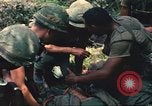 Immagine di Soldati statunitensi Saigon Vietnam Cu Chi, 1966, secondo 23 filmato di repertorio 65675060265
