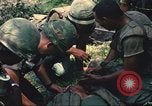 Immagine di Soldati statunitensi Saigon Vietnam Cu Chi, 1966, secondo 25 filmato di repertorio 65675060265
