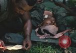 Immagine di Soldati statunitensi Saigon Vietnam Cu Chi, 1966, secondo 33 filmato di repertorio 65675060265