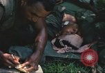 Immagine di Soldati statunitensi Saigon Vietnam Cu Chi, 1966, secondo 35 filmato di repertorio 65675060265