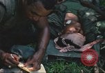 Immagine di Soldati statunitensi Saigon Vietnam Cu Chi, 1966, secondo 37 filmato di repertorio 65675060265