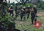 Immagine di Soldati statunitensi Saigon Vietnam Cu Chi, 1966, secondo 53 filmato di repertorio 65675060265