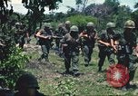 Immagine di Soldati statunitensi Saigon Vietnam Cu Chi, 1966, secondo 54 filmato di repertorio 65675060265