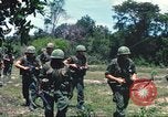 Immagine di Soldati statunitensi Saigon Vietnam Cu Chi, 1966, secondo 56 filmato di repertorio 65675060265