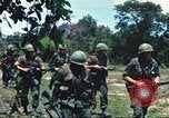Immagine di Soldati statunitensi Saigon Vietnam Cu Chi, 1966, secondo 57 filmato di repertorio 65675060265
