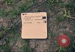 Immagine di Bell UH-1B Iroquois Huey elicottero airlifts feriti Saigon Vietnam Cu Chi, 1966, secondo 4 filmato di repertorio 65675060267