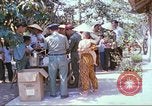 Immagine di I medici vietnamiti Tan Tru Vietnam, 1967, secondo 10 filmato di repertorio 65675060269