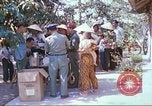 Immagine di I medici vietnamiti Tan Tru Vietnam, 1967, secondo 13 filmato di repertorio 65675060269