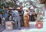 Immagine di I medici vietnamiti Tan Tru Vietnam, 1967, secondo 14 filmato di repertorio 65675060269