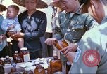 Immagine di I medici vietnamiti Tan Tru Vietnam, 1967, secondo 18 filmato di repertorio 65675060269