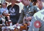 Immagine di I medici vietnamiti Tan Tru Vietnam, 1967, secondo 20 filmato di repertorio 65675060269