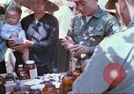 Immagine di I medici vietnamiti Tan Tru Vietnam, 1967, secondo 24 filmato di repertorio 65675060269