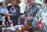 Immagine di I medici vietnamiti Tan Tru Vietnam, 1967, secondo 26 filmato di repertorio 65675060269