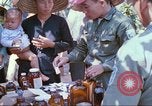 Immagine di I medici vietnamiti Tan Tru Vietnam, 1967, secondo 30 filmato di repertorio 65675060269