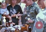 Immagine di I medici vietnamiti Tan Tru Vietnam, 1967, secondo 31 filmato di repertorio 65675060269
