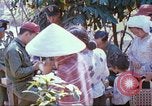 Immagine di I medici vietnamiti Tan Tru Vietnam, 1967, secondo 46 filmato di repertorio 65675060269