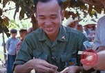 Immagine di I medici vietnamiti Tan Tru Vietnam, 1967, secondo 61 filmato di repertorio 65675060269