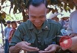 Immagine di I medici vietnamiti Tan Tru Vietnam, 1967, secondo 62 filmato di repertorio 65675060269