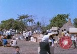 Immagine di Gli abitanti di un villaggio vietnamita Tan Tru Vietnam, 1967, secondo 31 filmato di repertorio 65675060270