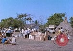 Immagine di Gli abitanti di un villaggio vietnamita Tan Tru Vietnam, 1967, secondo 33 filmato di repertorio 65675060270