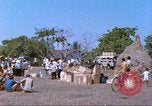 Immagine di Gli abitanti di un villaggio vietnamita Tan Tru Vietnam, 1967, secondo 34 filmato di repertorio 65675060270