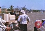 Immagine di Gli abitanti di un villaggio vietnamita Tan Tru Vietnam, 1967, secondo 47 filmato di repertorio 65675060270