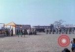 Immagine di Gli abitanti di un villaggio vietnamita Tan Tru Vietnam, 1967, secondo 26 filmato di repertorio 65675060271