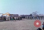 Immagine di Gli abitanti di un villaggio vietnamita Tan Tru Vietnam, 1967, secondo 27 filmato di repertorio 65675060271