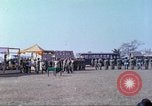 Immagine di Gli abitanti di un villaggio vietnamita Tan Tru Vietnam, 1967, secondo 28 filmato di repertorio 65675060271