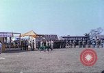 Immagine di Gli abitanti di un villaggio vietnamita Tan Tru Vietnam, 1967, secondo 29 filmato di repertorio 65675060271